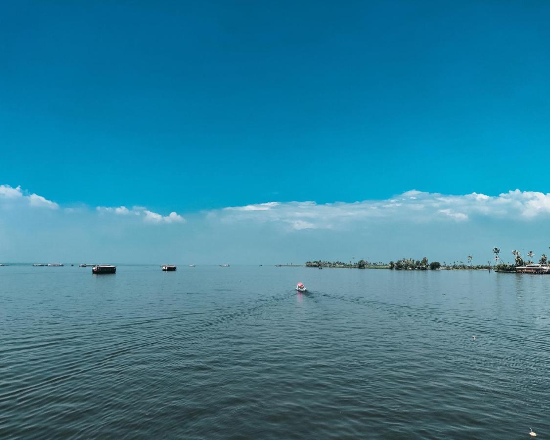 Отель Oceana Hills Residency Alappuzha Экстерьер фото
