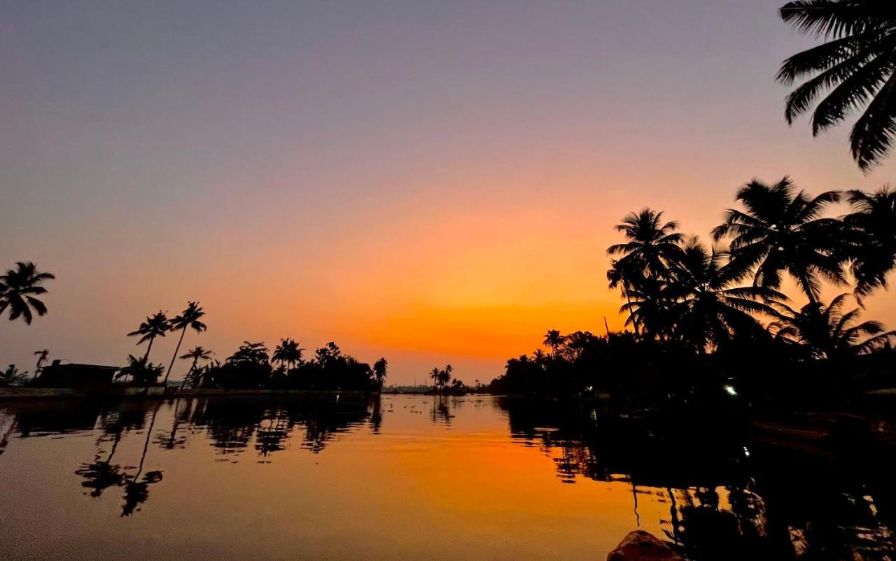 Отель Oceana Hills Residency Alappuzha Экстерьер фото
